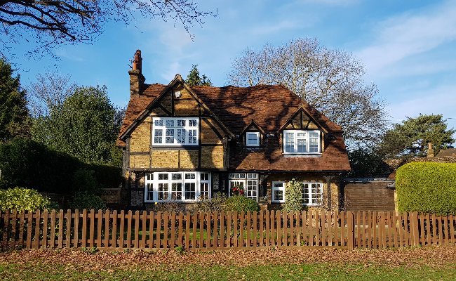 Small period cottage in Esher